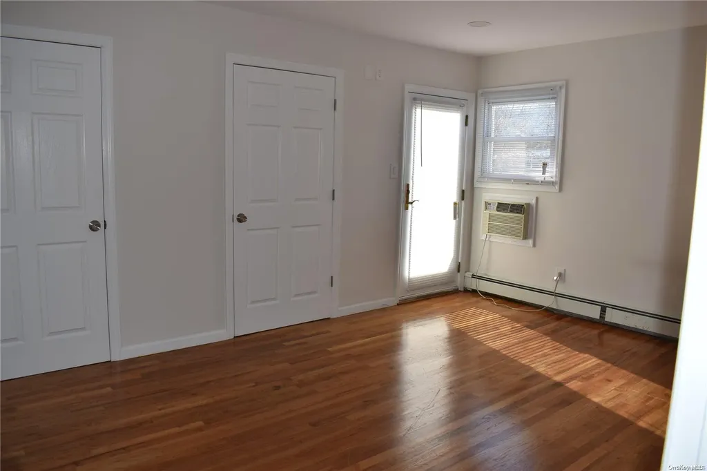 6 Geiger Place Deer Park NY 11729