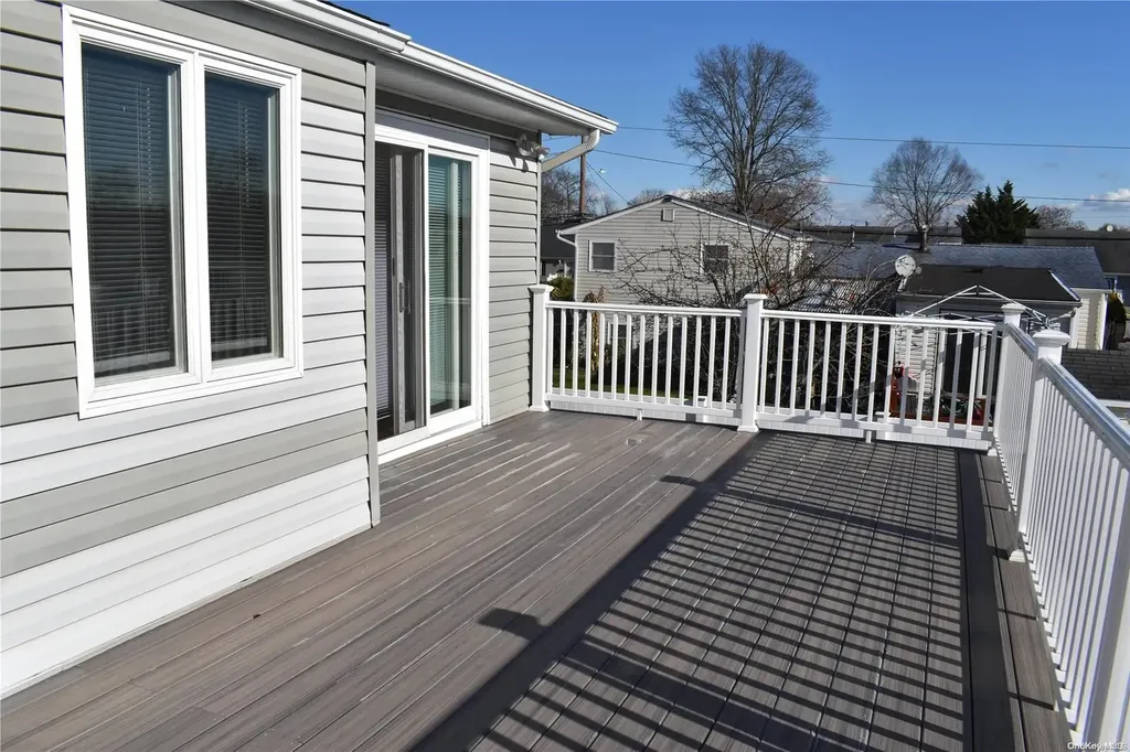 6 Geiger Place Deer Park NY 11729