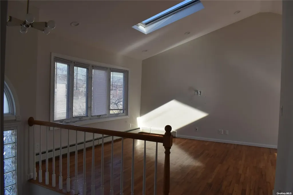 6 Geiger Place Deer Park NY 11729