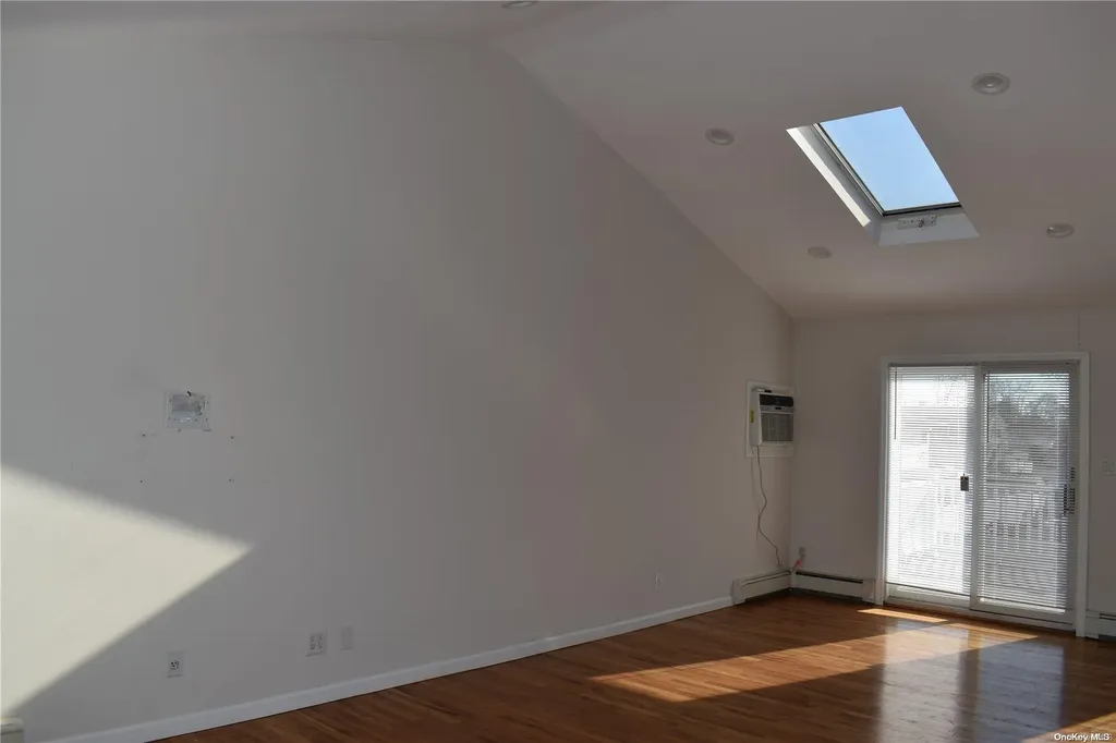 6 Geiger Place Deer Park NY 11729