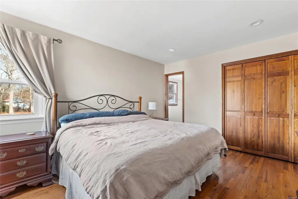 35 Kilroy Drive Mastic NY 11950