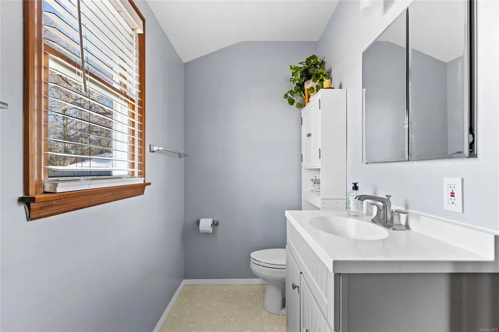 35 Kilroy Drive Mastic NY 11950