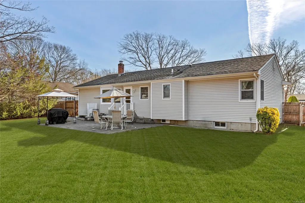 35 Kilroy Drive Mastic NY 11950