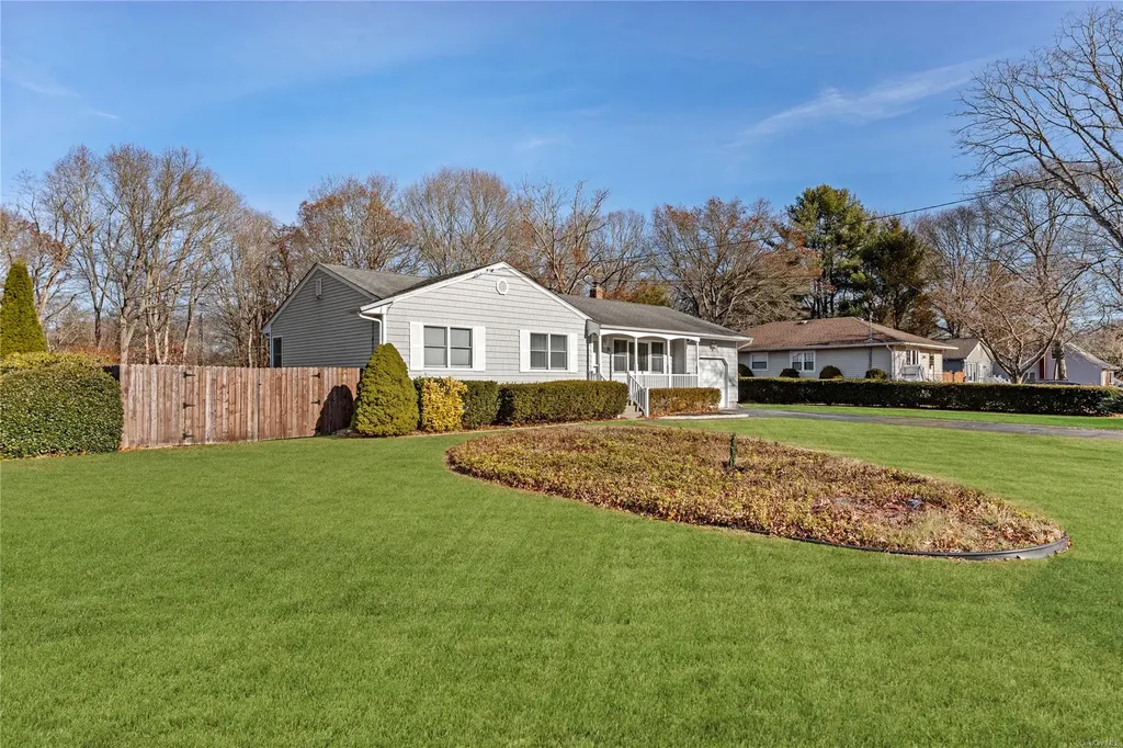 35 Kilroy Drive Mastic NY 11950