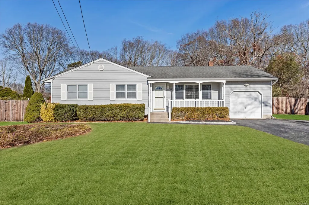 35 Kilroy Drive Mastic NY 11950