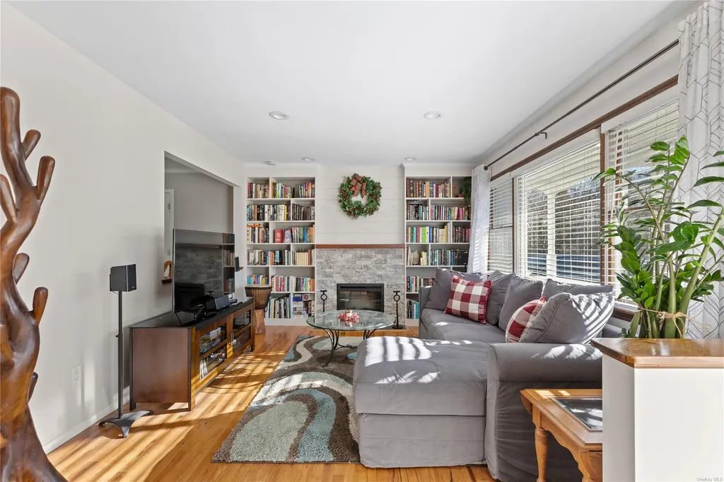 35 Kilroy Drive Mastic NY 11950