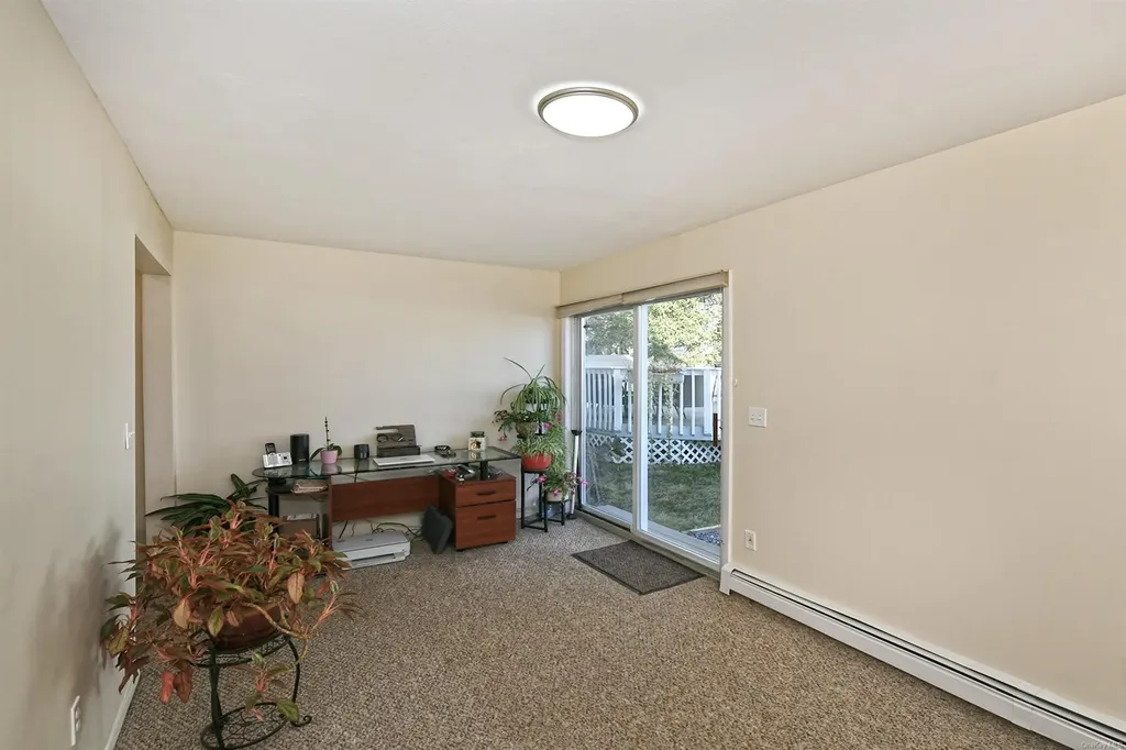 11 Flint Lane Levittown NY 11756
