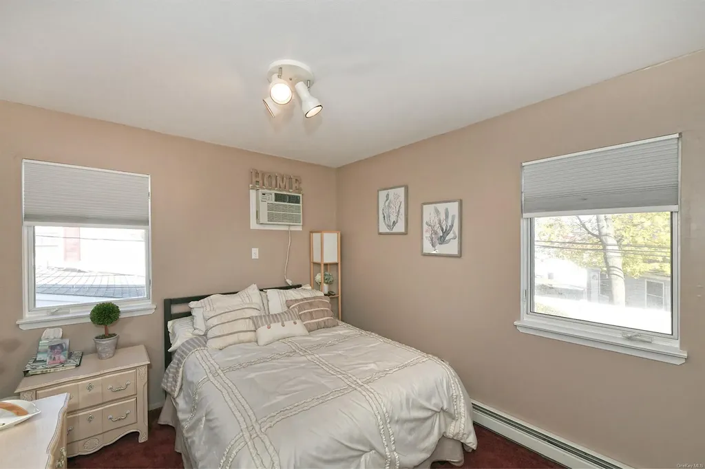 11 Flint Lane Levittown NY 11756