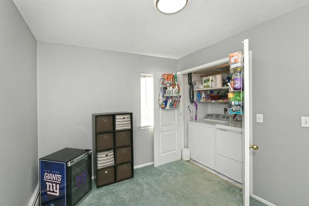 11 Flint Lane Levittown NY 11756