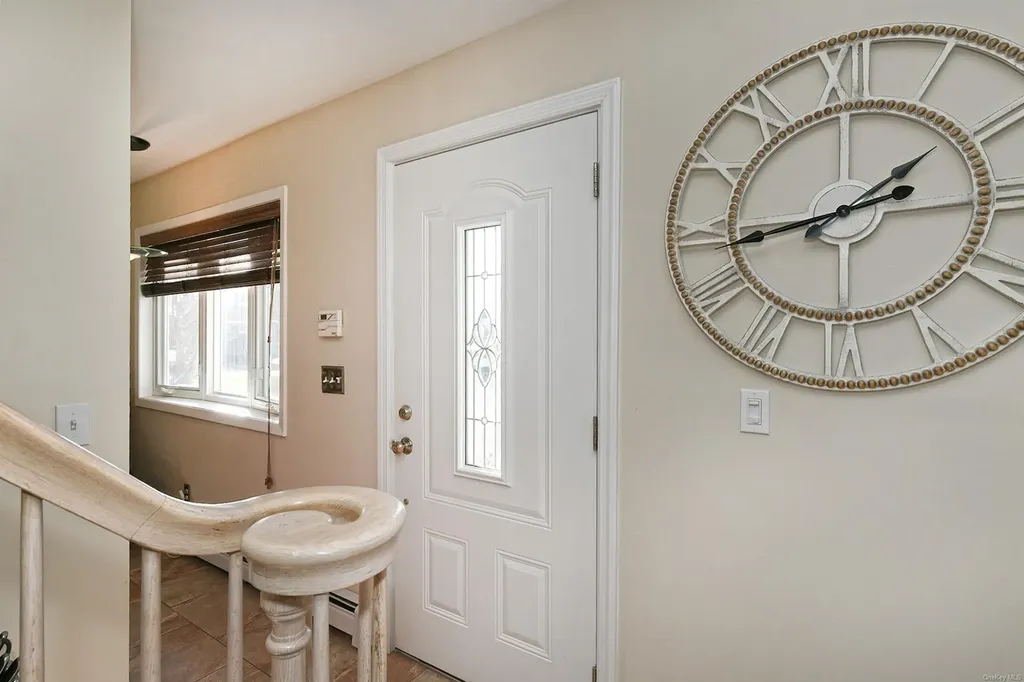 11 Flint Lane Levittown NY 11756