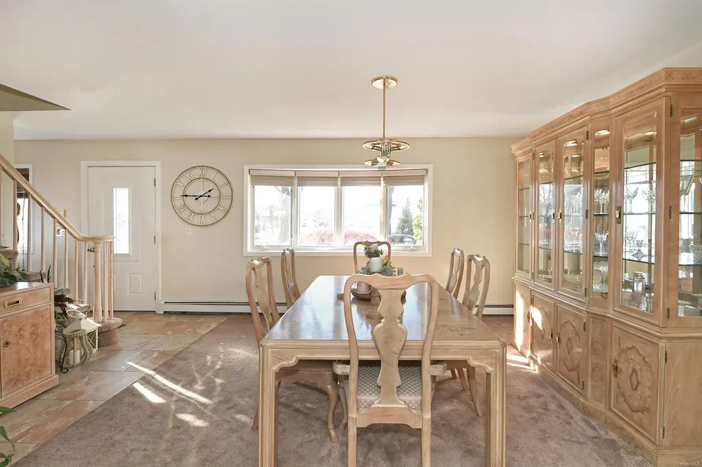 11 Flint Lane Levittown NY 11756