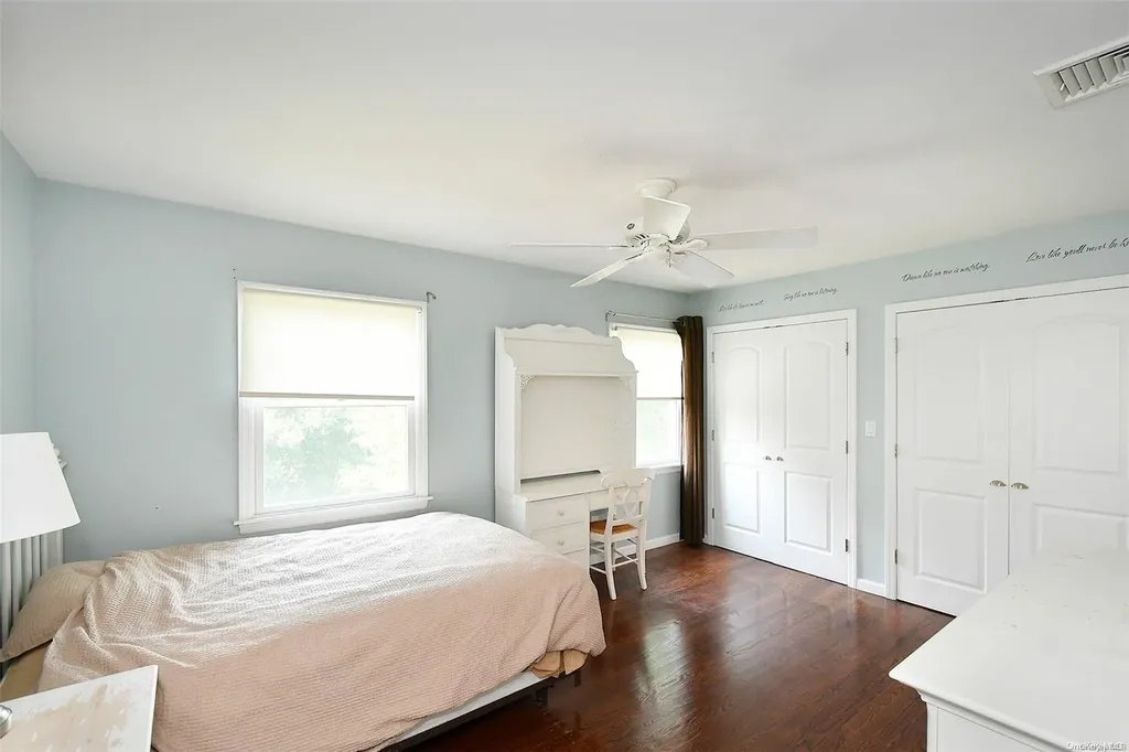 22 West Drive Manhasset NY 11030