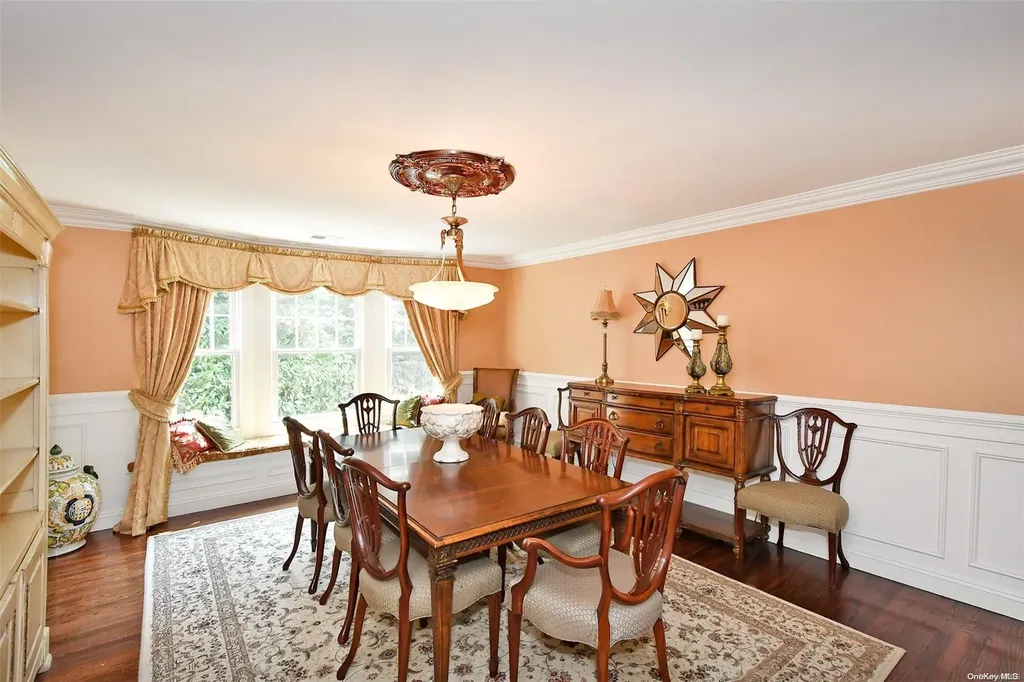 22 West Drive Manhasset NY 11030