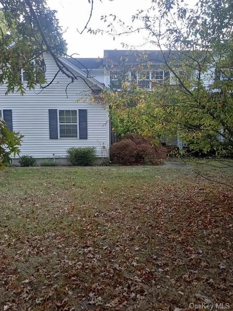 73 Margin Drive W Shirley NY 11967