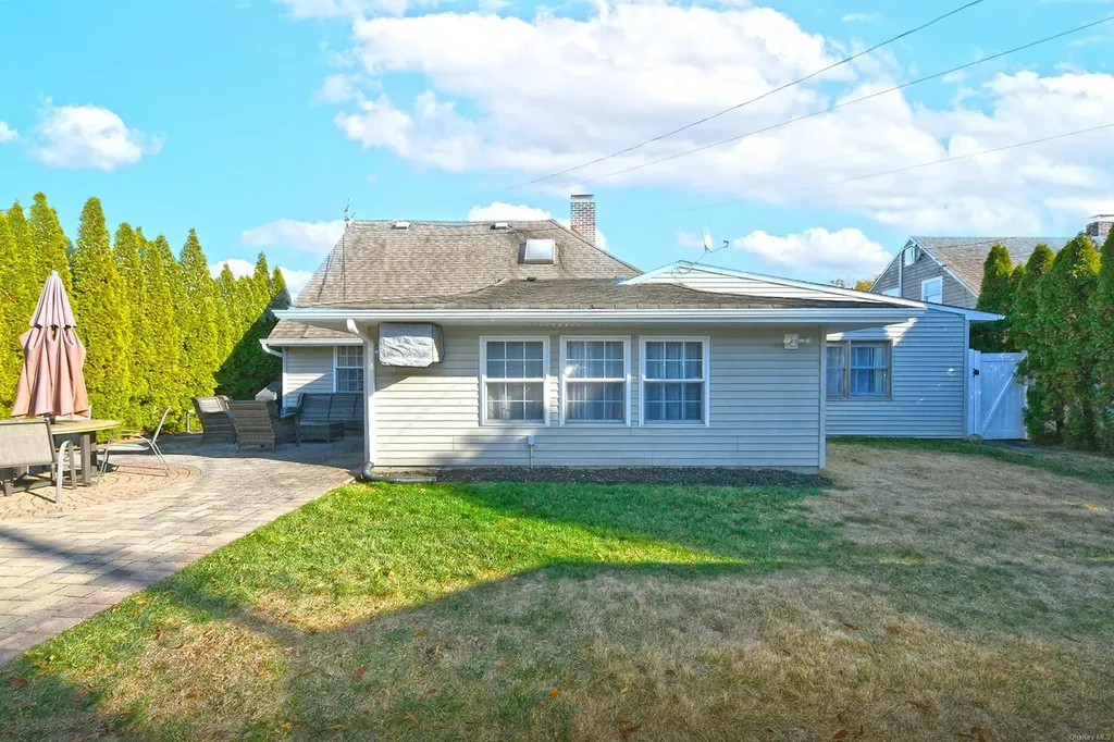 50 Jester Lane Levittown NY 11756