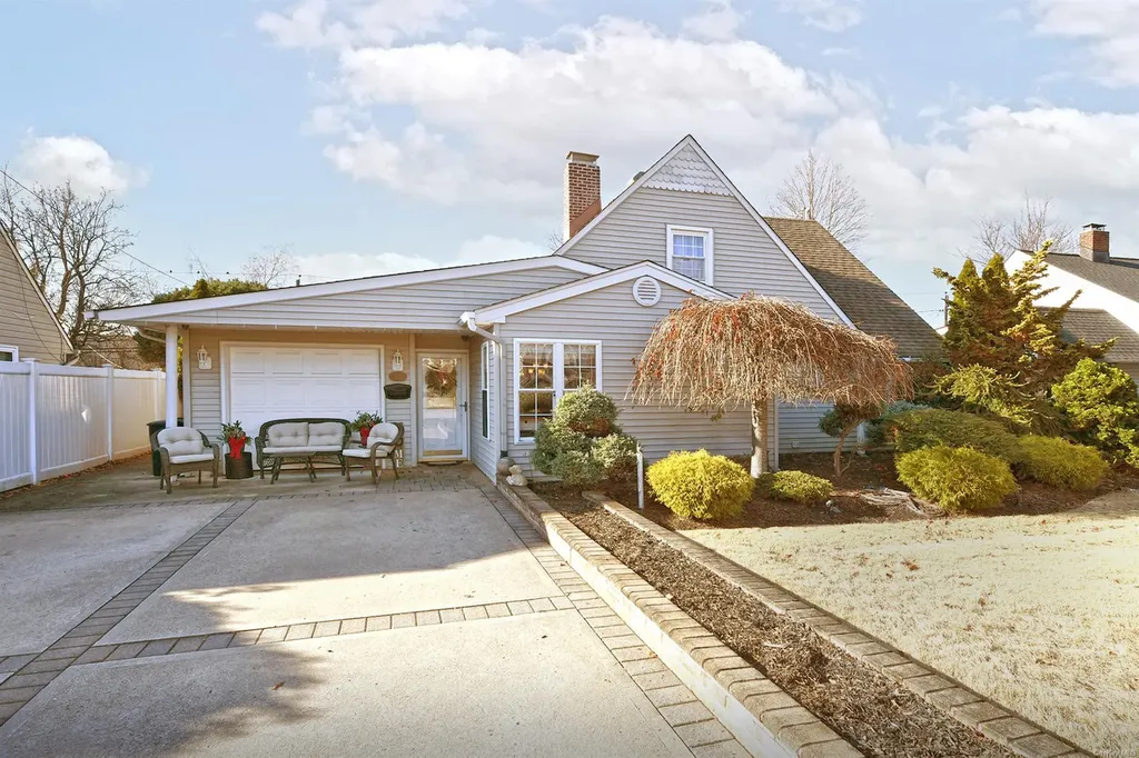 50 Jester Lane Levittown NY 11756