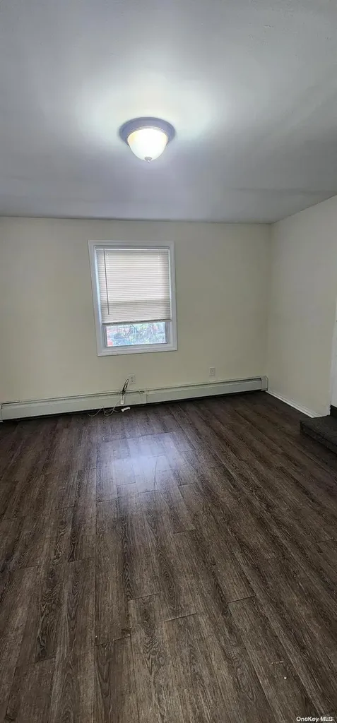 88 Heathcote Road Lindenhurst NY 11757
