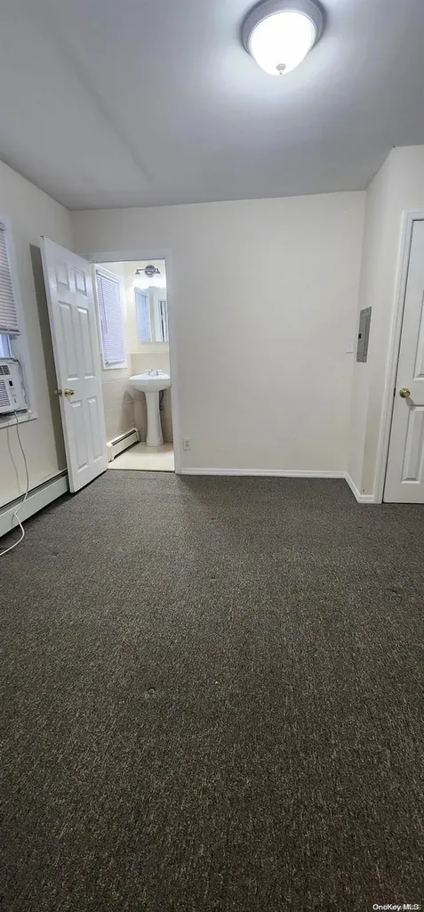 88 Heathcote Road Lindenhurst NY 11757