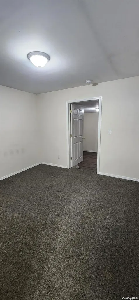 88 Heathcote Road Lindenhurst NY 11757