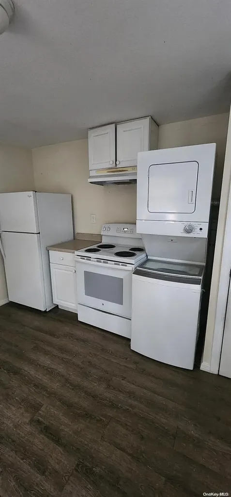88 Heathcote Road Lindenhurst NY 11757
