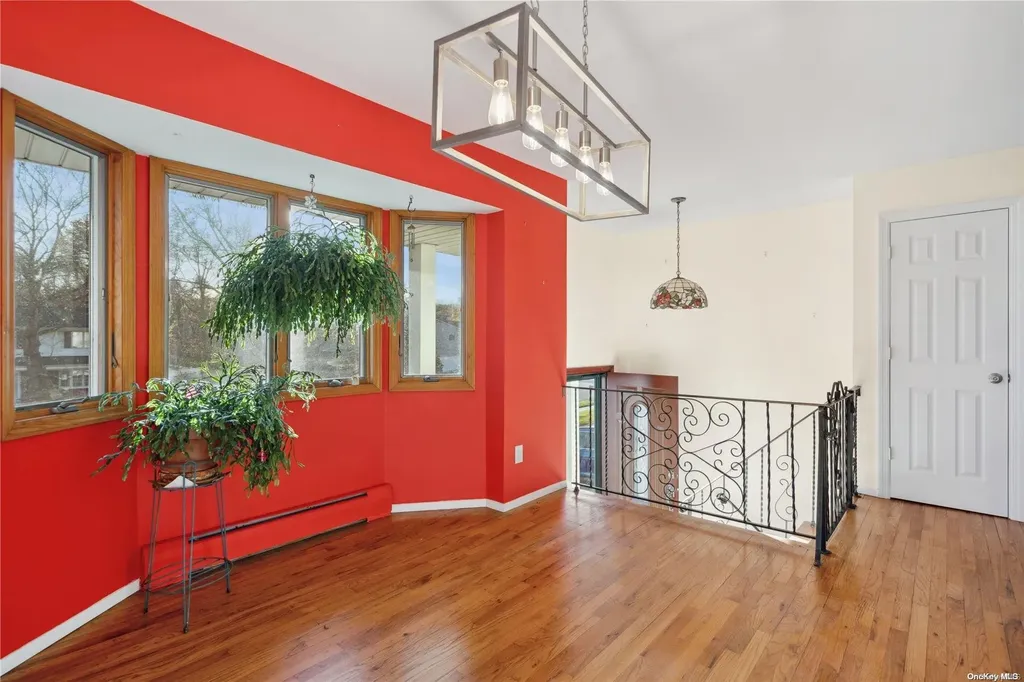 81 Ridge Road Smithtown NY 11787