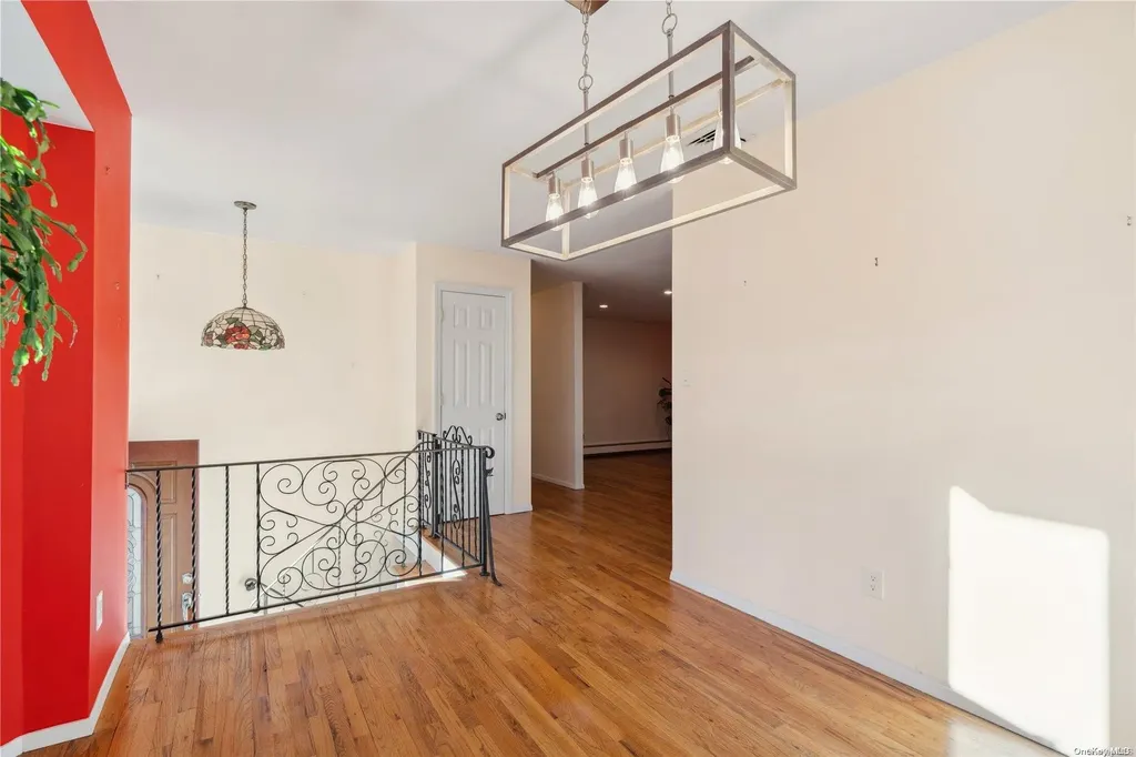 81 Ridge Road Smithtown NY 11787