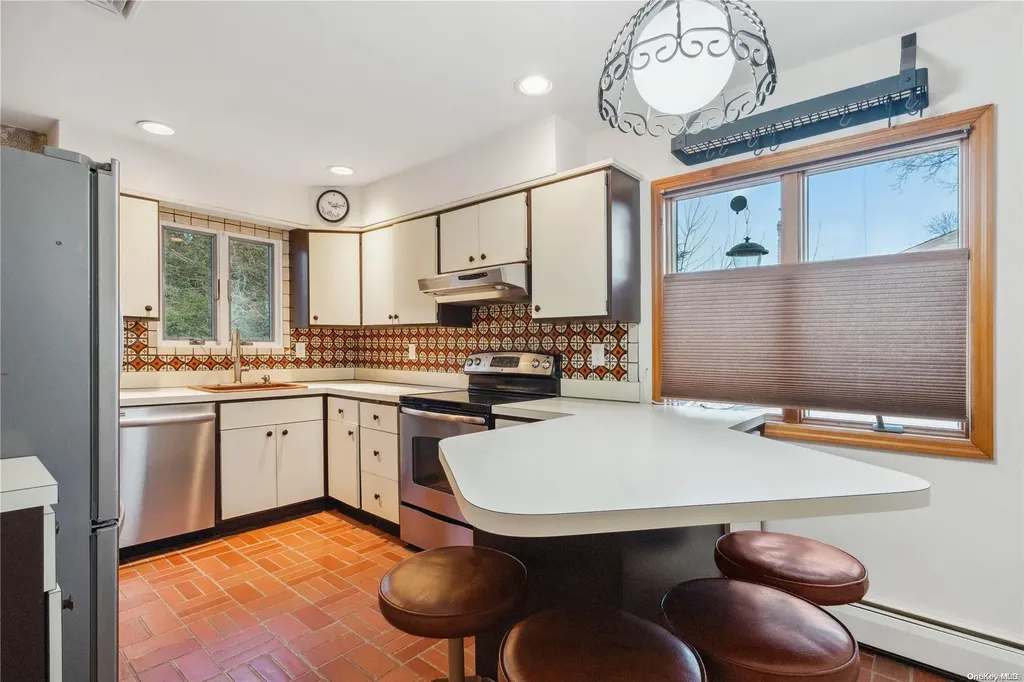 81 Ridge Road Smithtown NY 11787