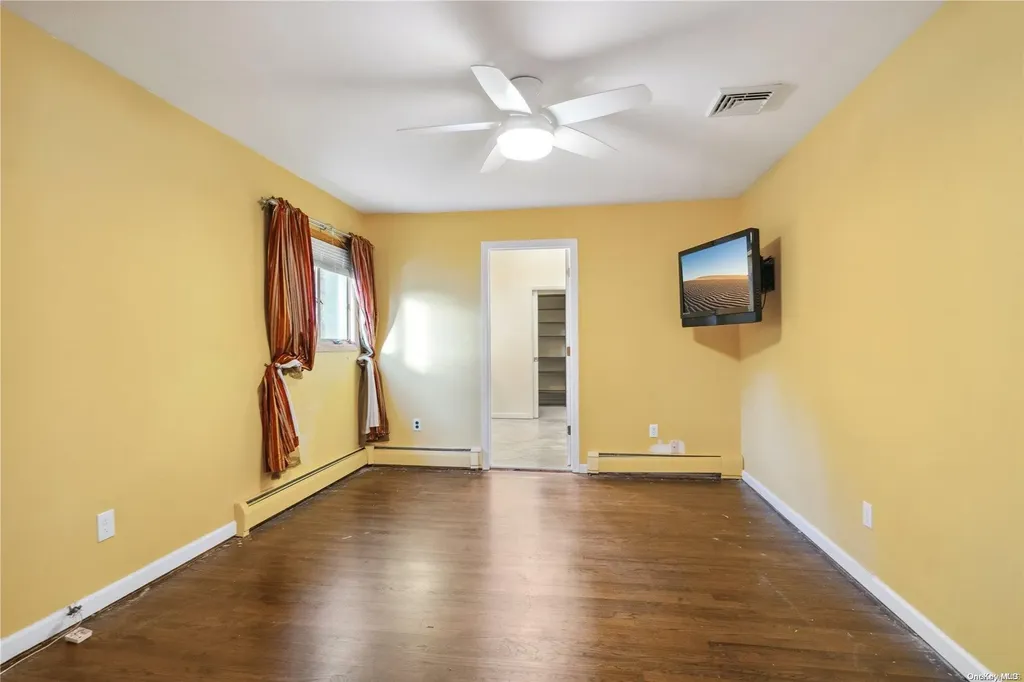 81 Ridge Road Smithtown NY 11787