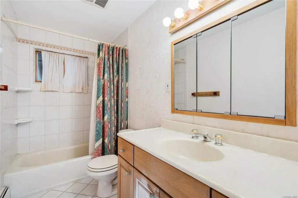 81 Ridge Road Smithtown NY 11787