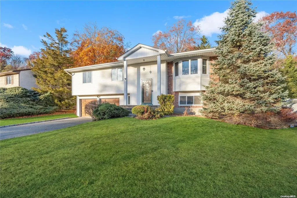 81 Ridge Road Smithtown NY 11787