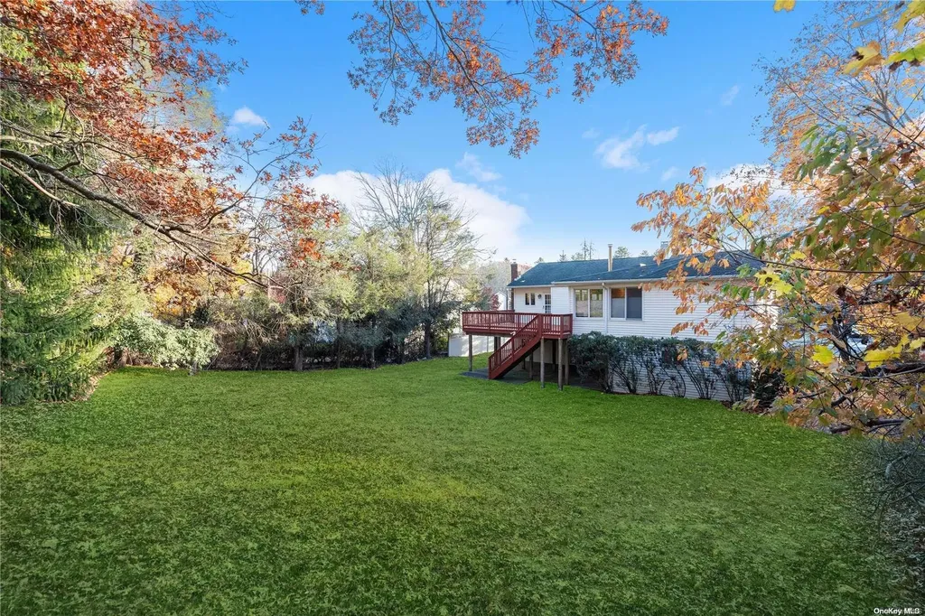 81 Ridge Road Smithtown NY 11787