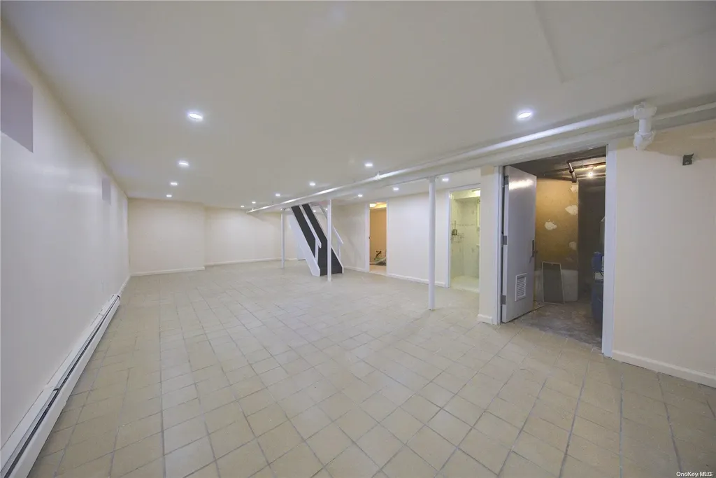 81-24 Commonwealth Boulevard Bellerose NY 11426