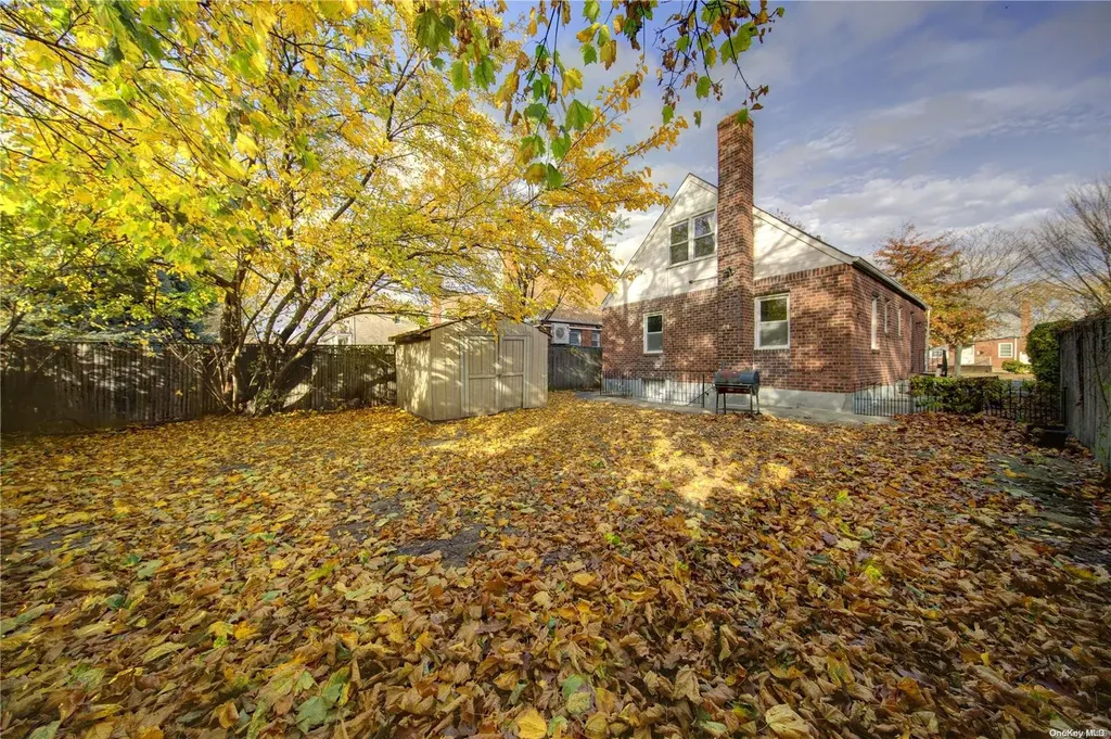 81-24 Commonwealth Boulevard Bellerose NY 11426