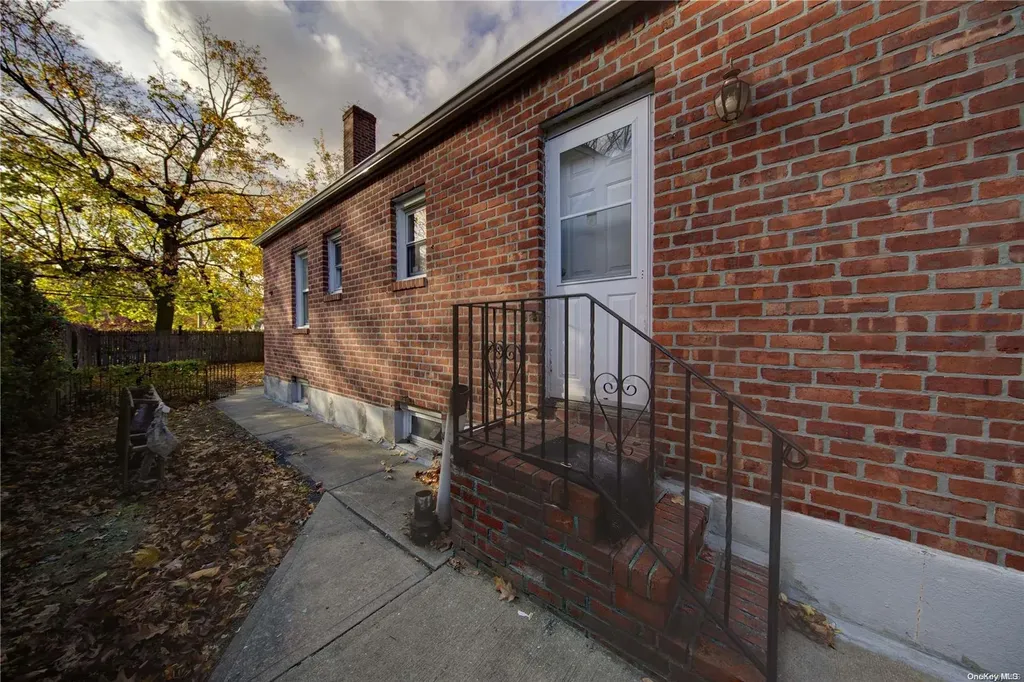 81-24 Commonwealth Boulevard Bellerose NY 11426
