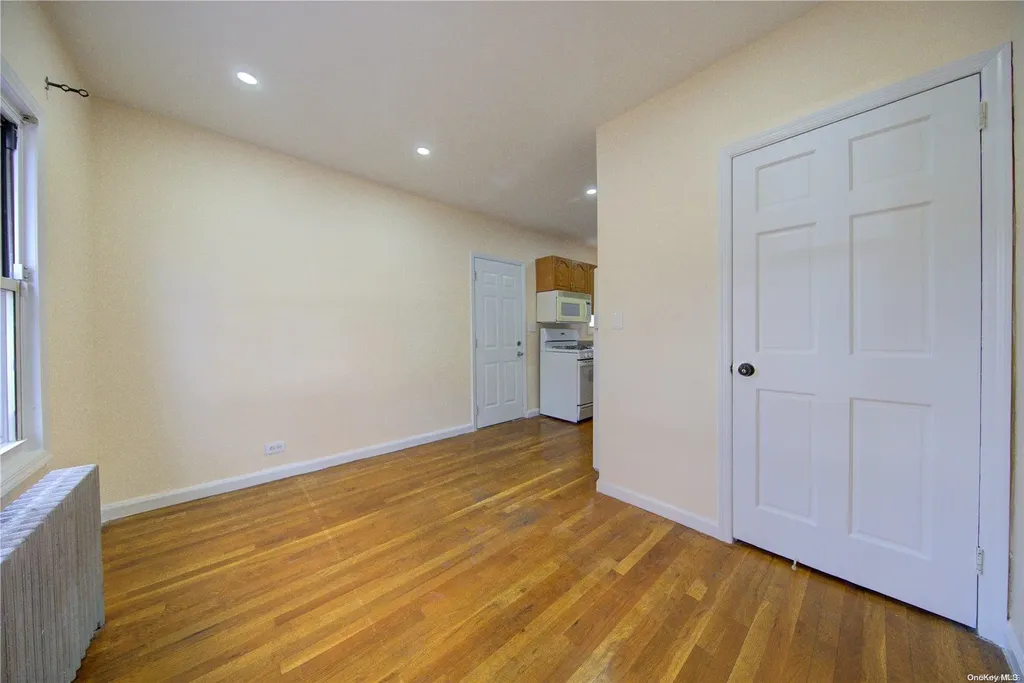 81-24 Commonwealth Boulevard Bellerose NY 11426