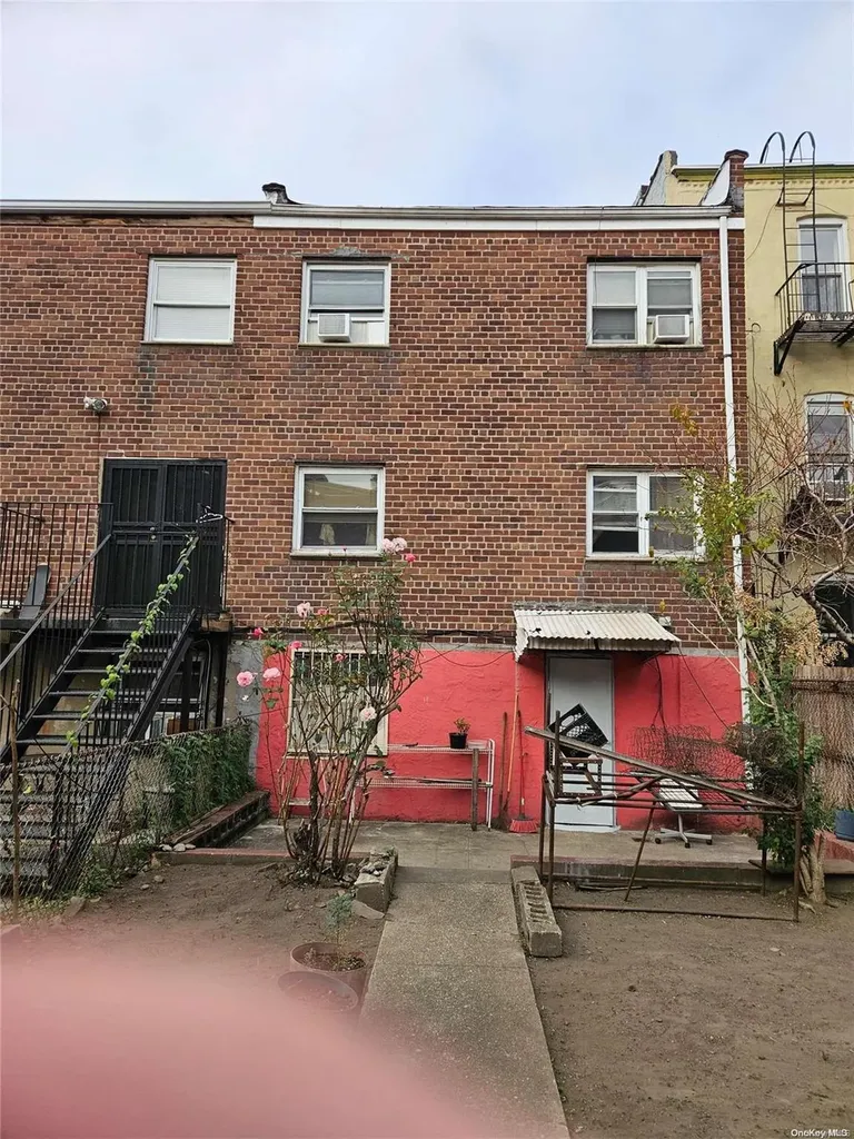 348 Bleecker Street Brooklyn NY 11237