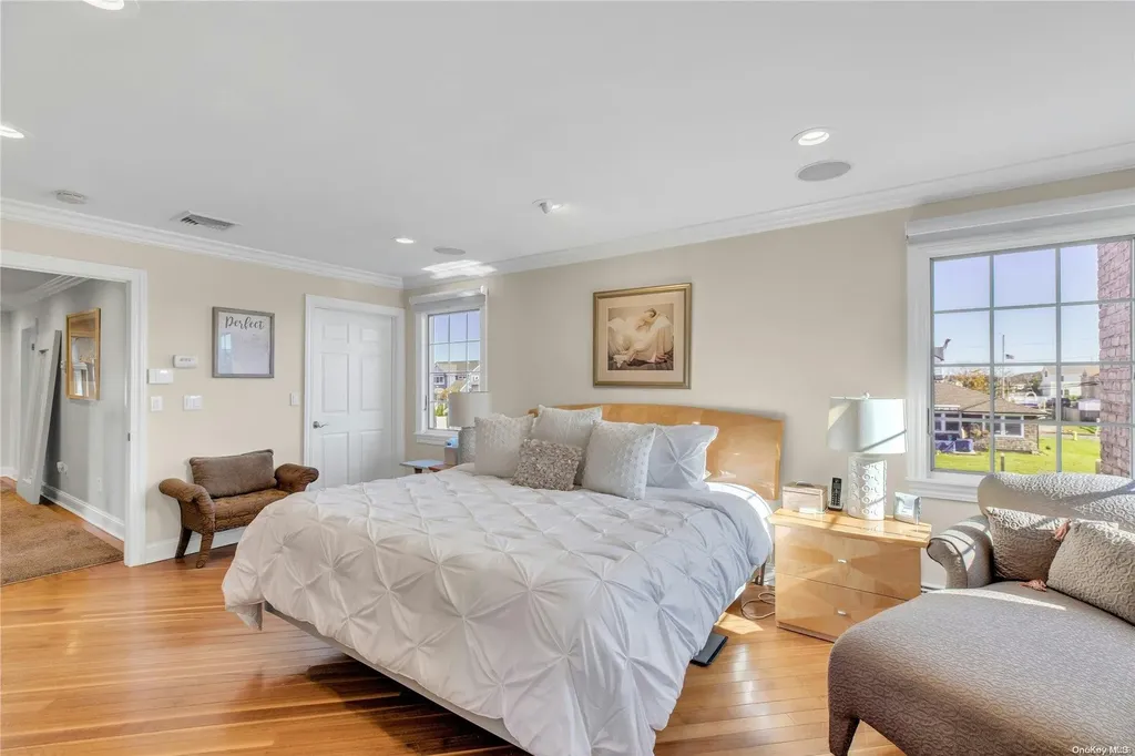 41 Lighthouse Road Babylon NY 11702