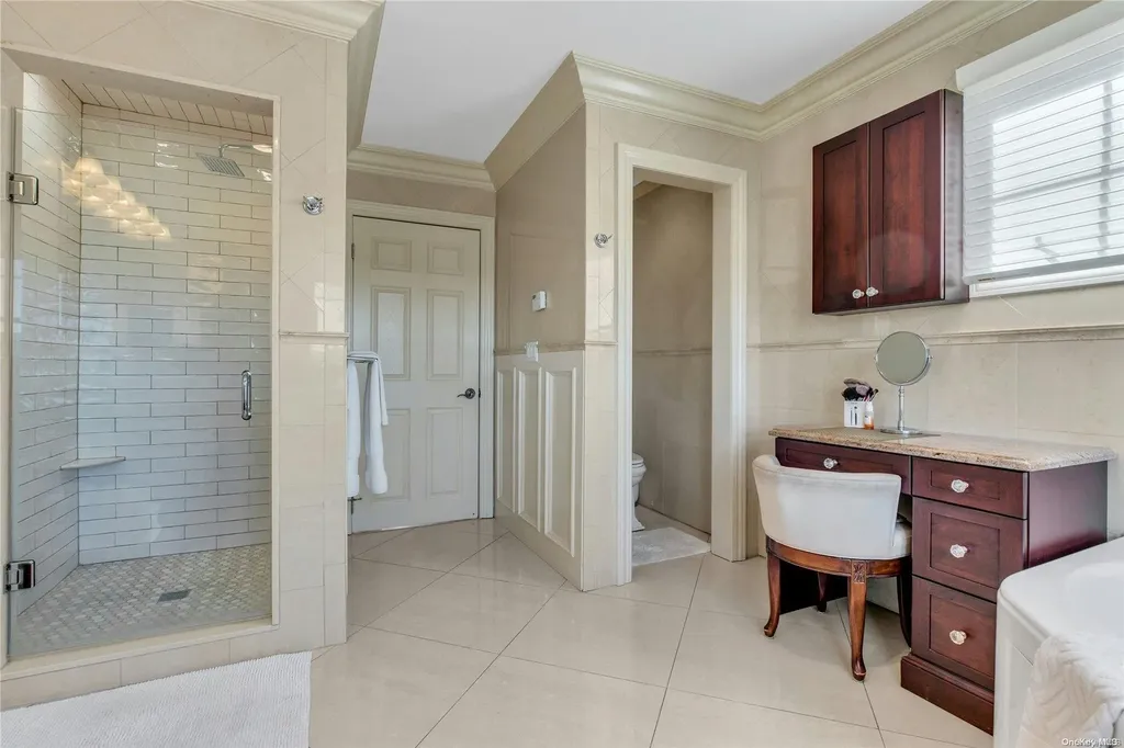 41 Lighthouse Road Babylon NY 11702