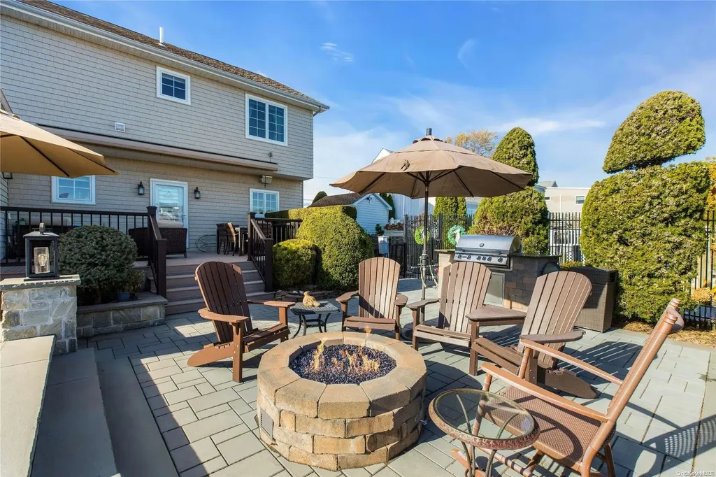 41 Lighthouse Road Babylon NY 11702