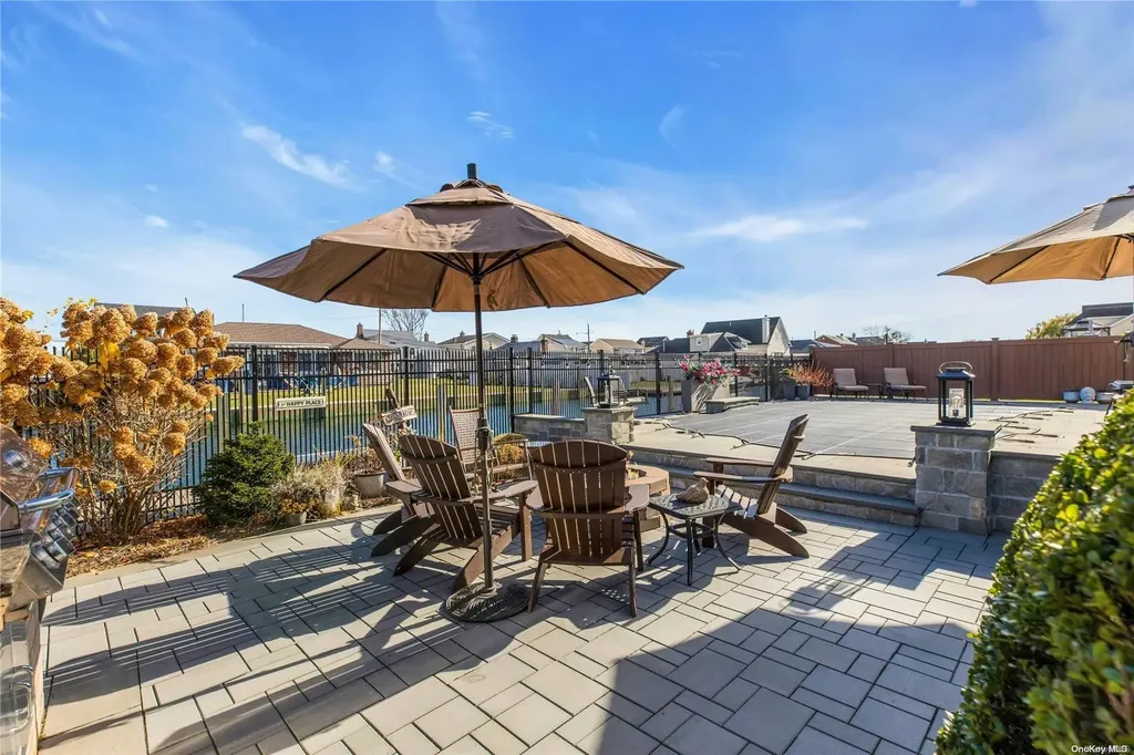 41 Lighthouse Road Babylon NY 11702