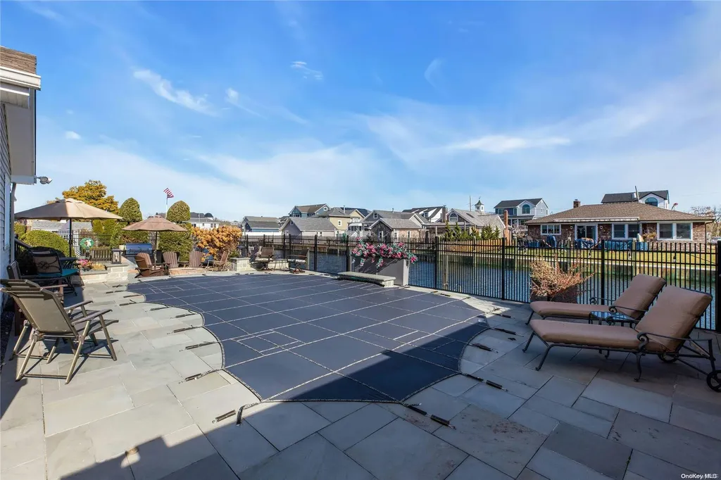 41 Lighthouse Road Babylon NY 11702