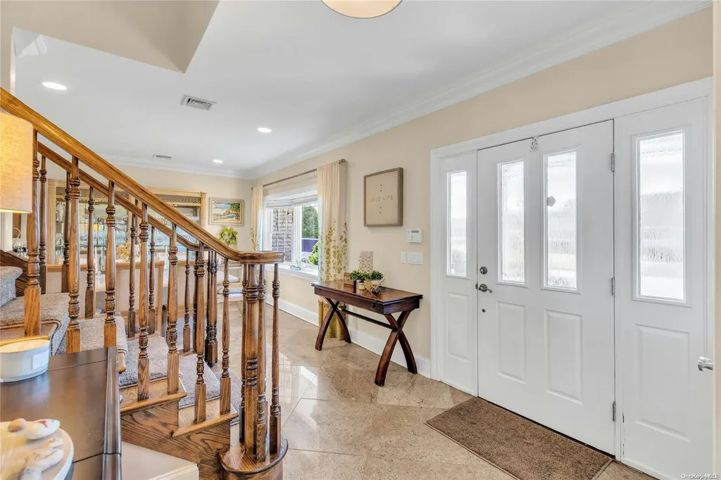 41 Lighthouse Road Babylon NY 11702