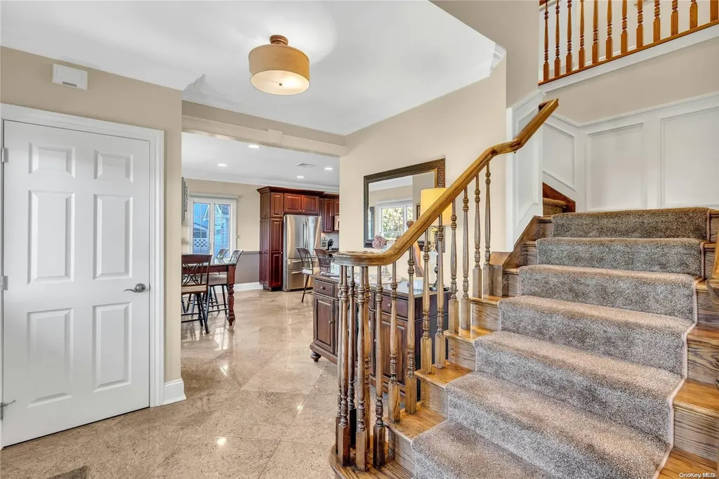 41 Lighthouse Road Babylon NY 11702