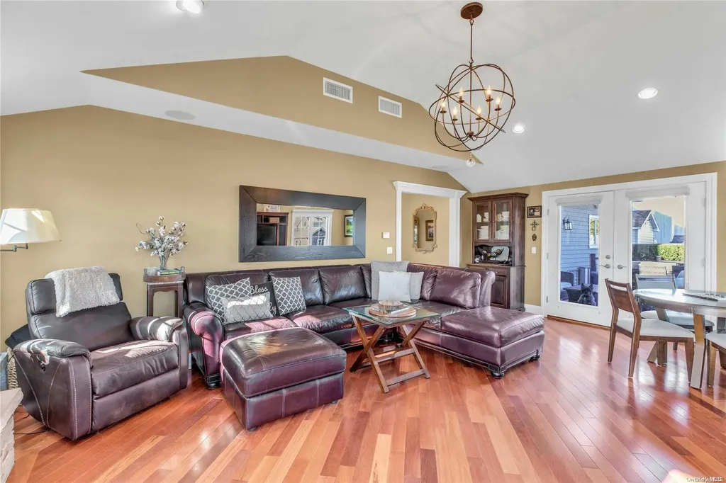 41 Lighthouse Road Babylon NY 11702