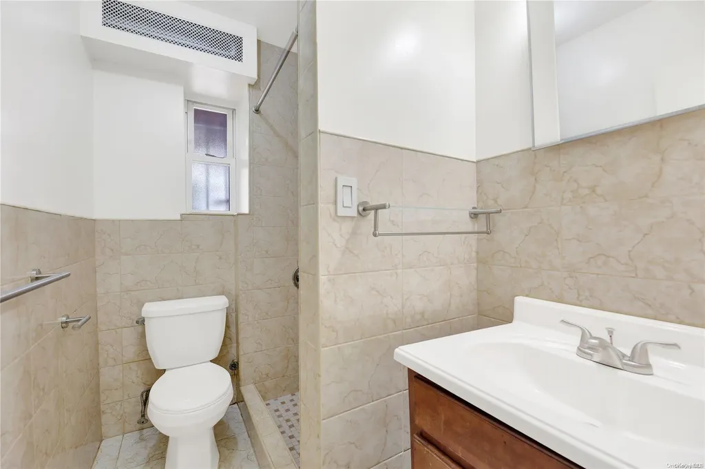 712 E 43rd Street Brooklyn NY 11203