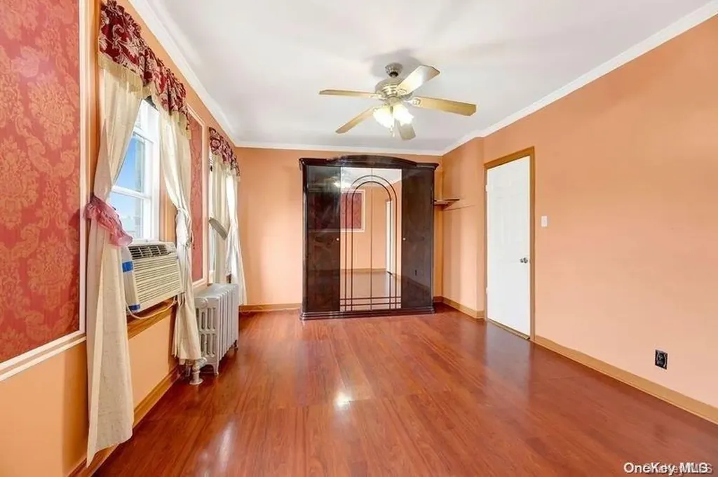 712 E 43rd Street Brooklyn NY 11203