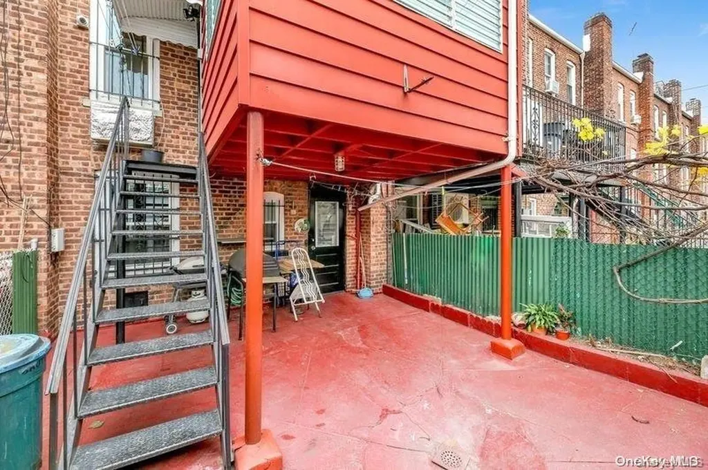 712 E 43rd Street Brooklyn NY 11203