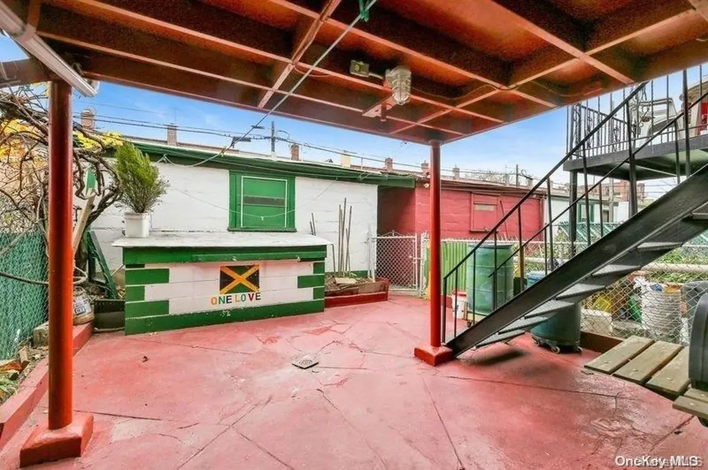 712 E 43rd Street Brooklyn NY 11203
