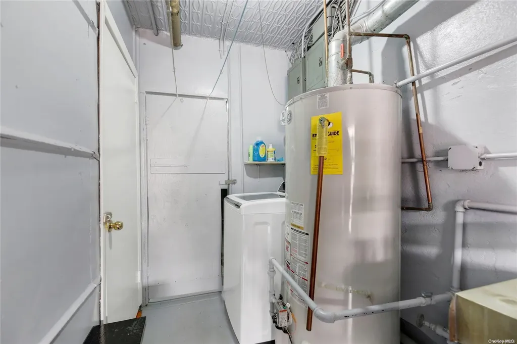 712 E 43rd Street Brooklyn NY 11203