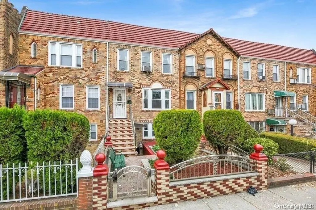 712 E 43rd Street Brooklyn NY 11203